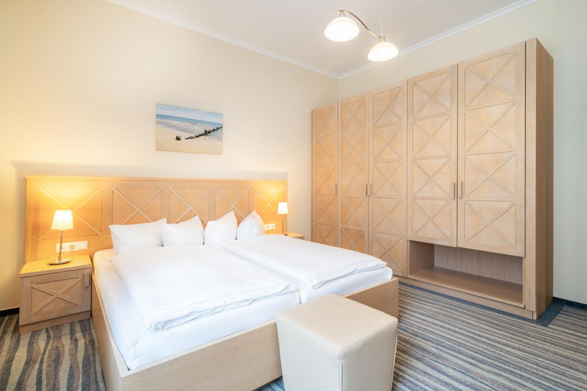 Kölpinsee Strandhotel Seerose מראה חיצוני תמונה