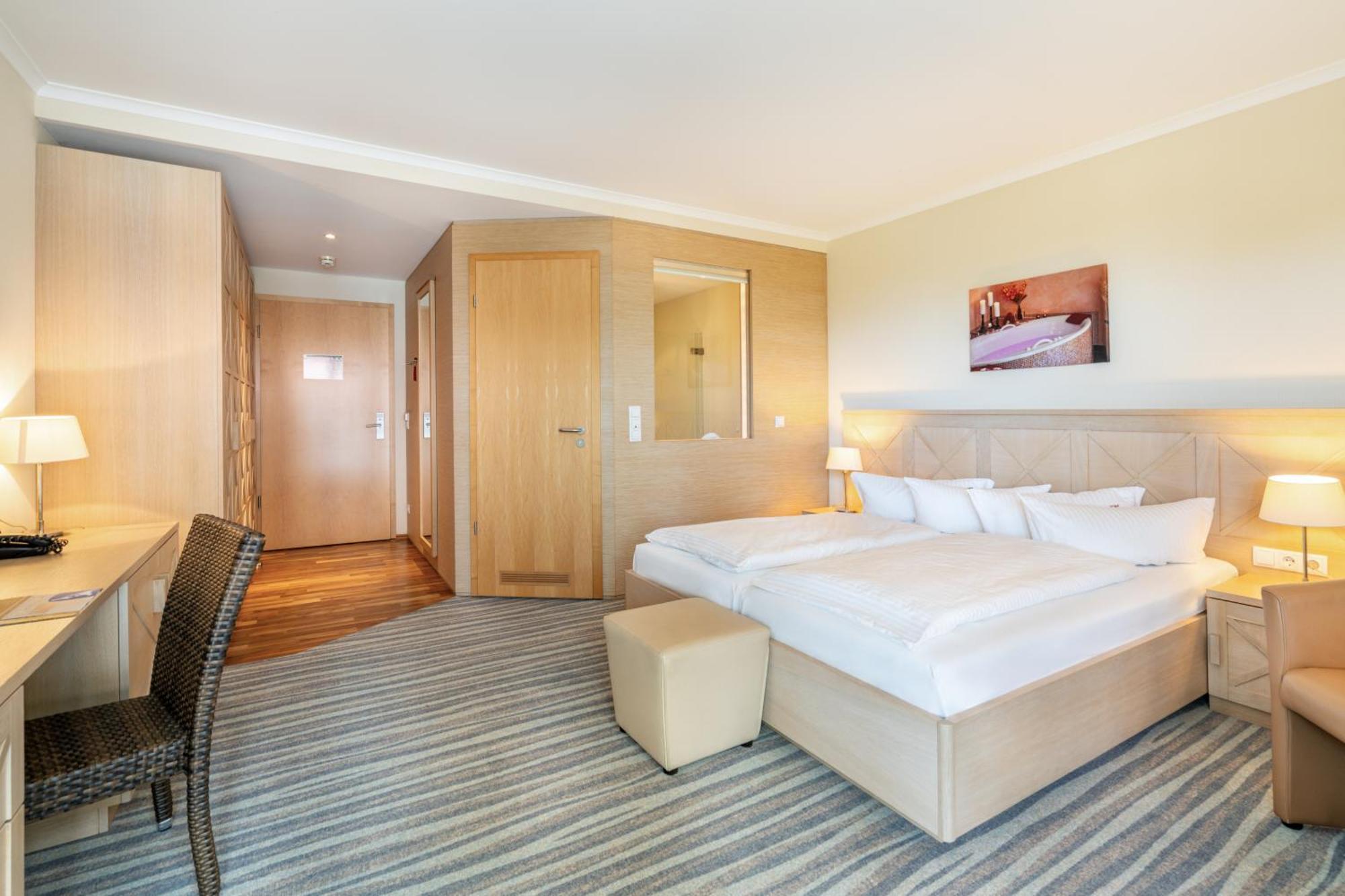Kölpinsee Strandhotel Seerose מראה חיצוני תמונה