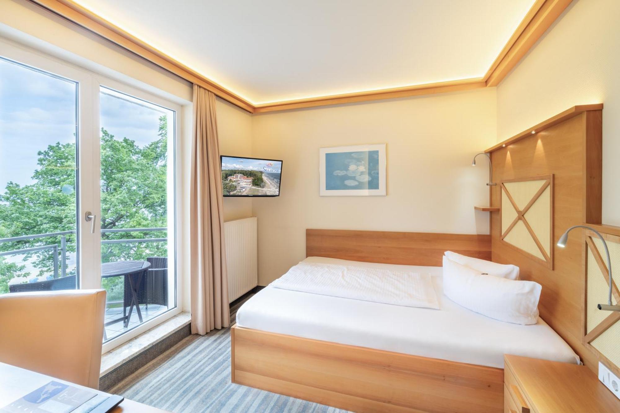 Kölpinsee Strandhotel Seerose מראה חיצוני תמונה
