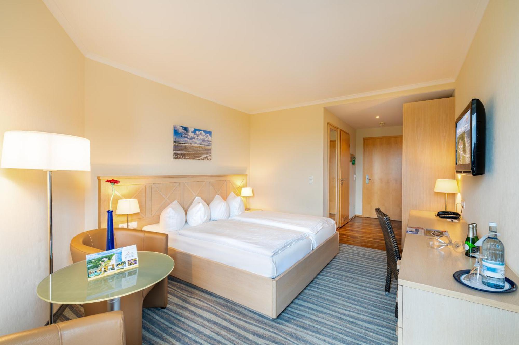 Kölpinsee Strandhotel Seerose מראה חיצוני תמונה