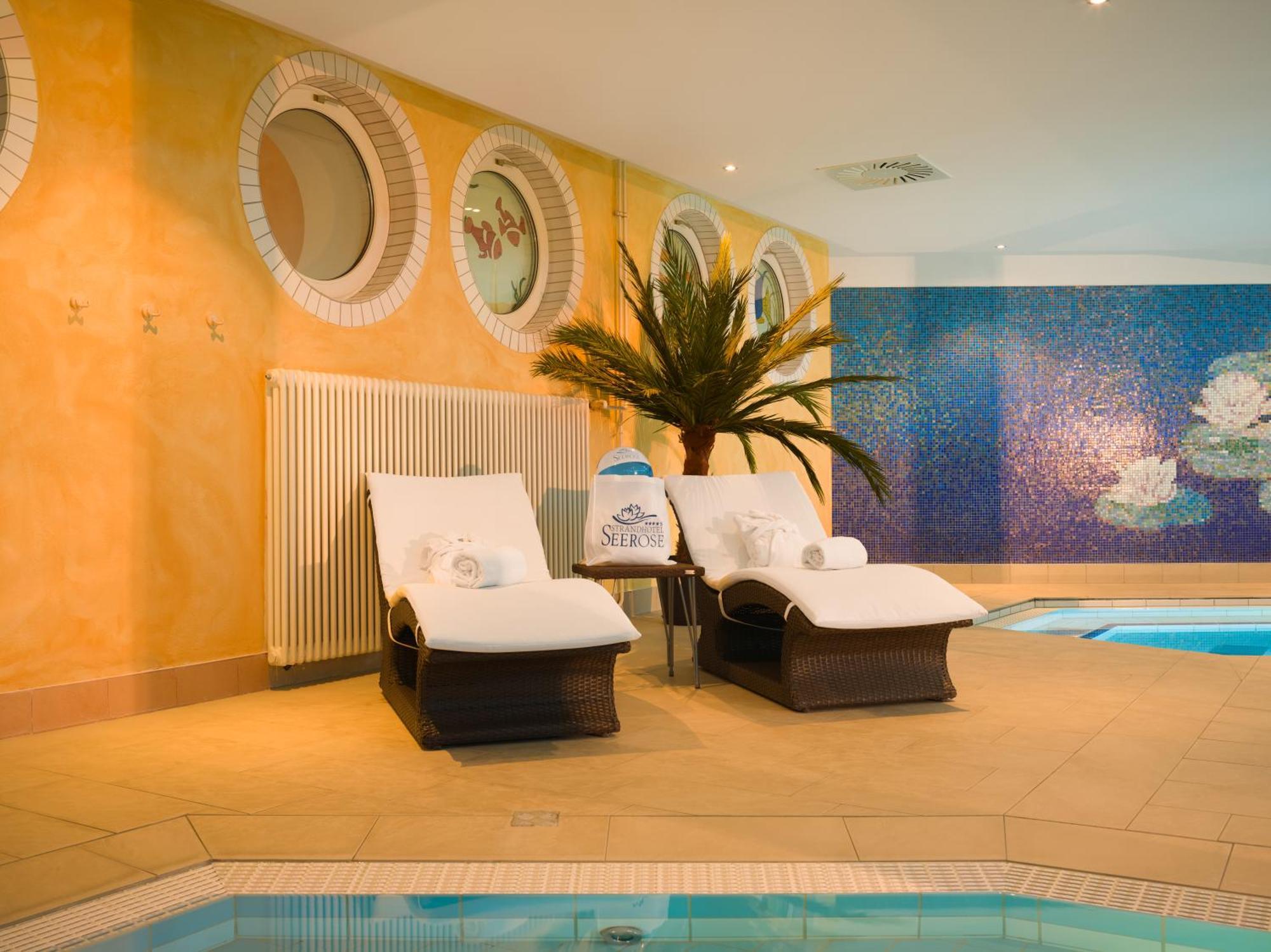 Kölpinsee Strandhotel Seerose מראה חיצוני תמונה