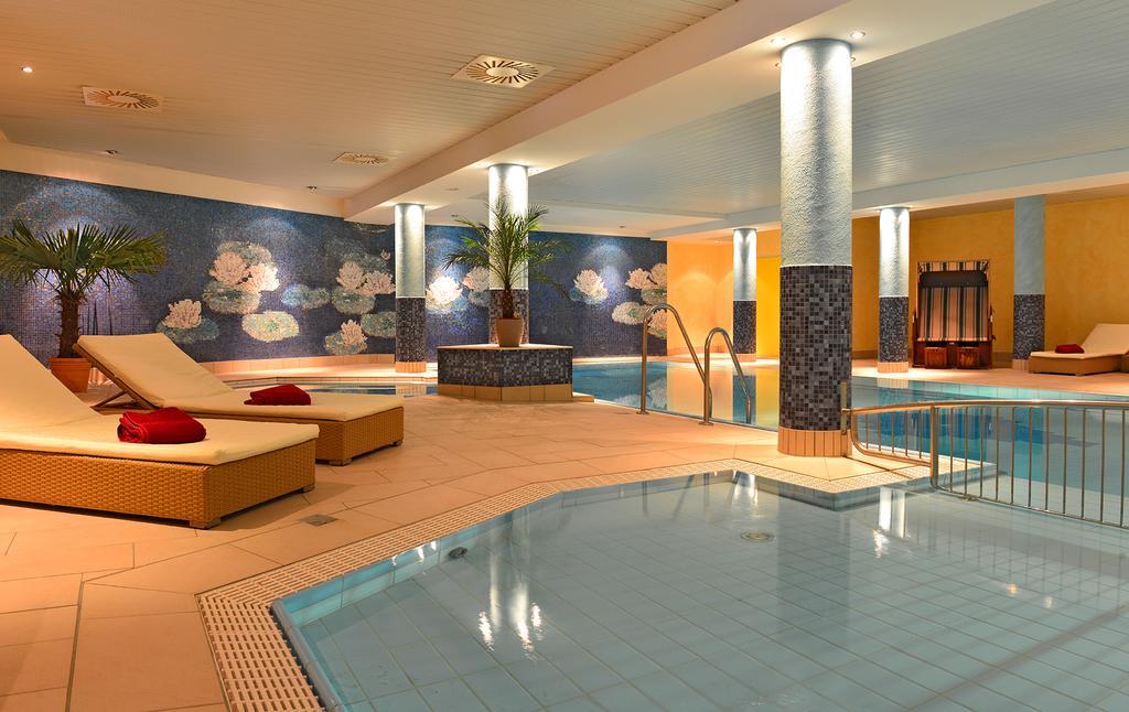 Kölpinsee Strandhotel Seerose מראה חיצוני תמונה