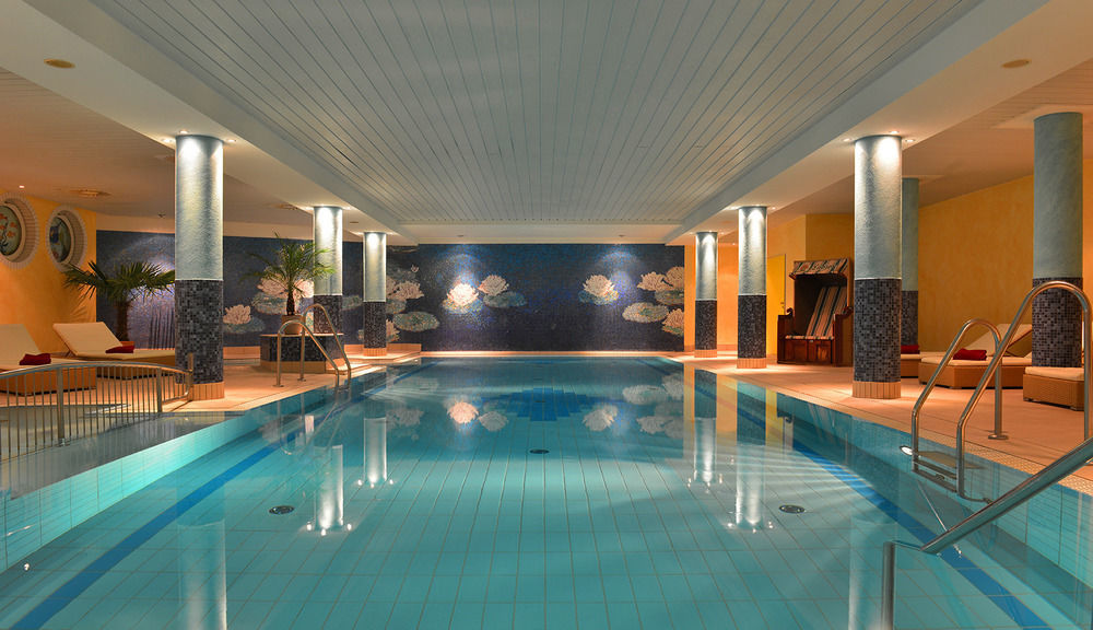 Kölpinsee Strandhotel Seerose מראה חיצוני תמונה