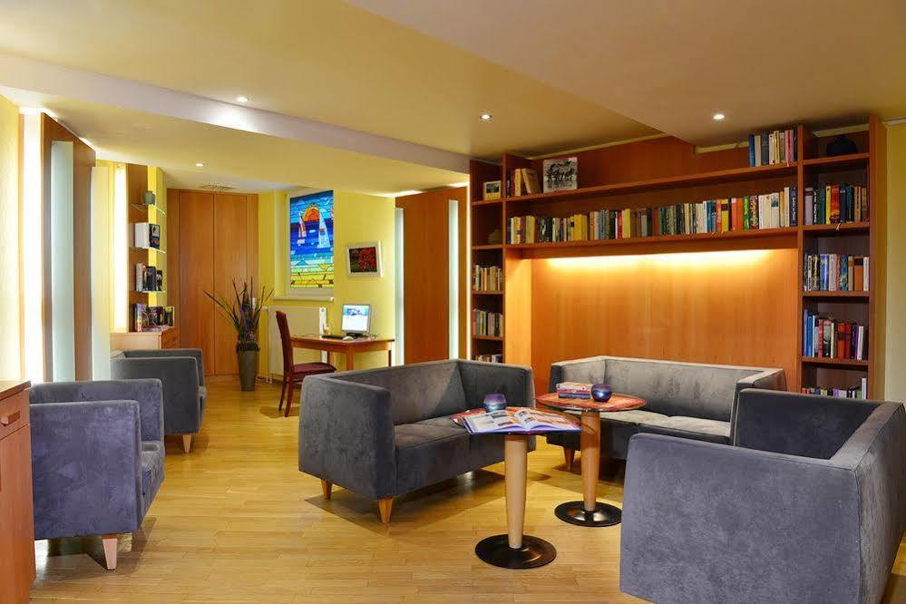 Kölpinsee Strandhotel Seerose מראה חיצוני תמונה